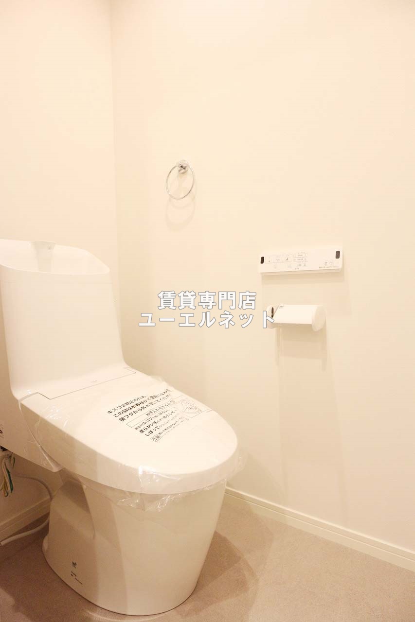 阪急宝塚線 庄内駅 徒歩13分 3階建 築1年のトイレ写真