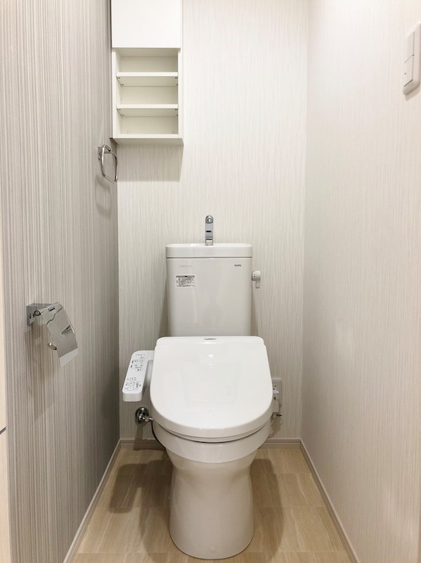 ＪＲ東海道本線 尾頭橋駅 徒歩9分 3階建 築8年のトイレ写真