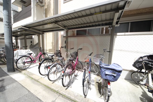 近鉄大阪線 今里駅 徒歩10分 3階建 築10年の外観写真