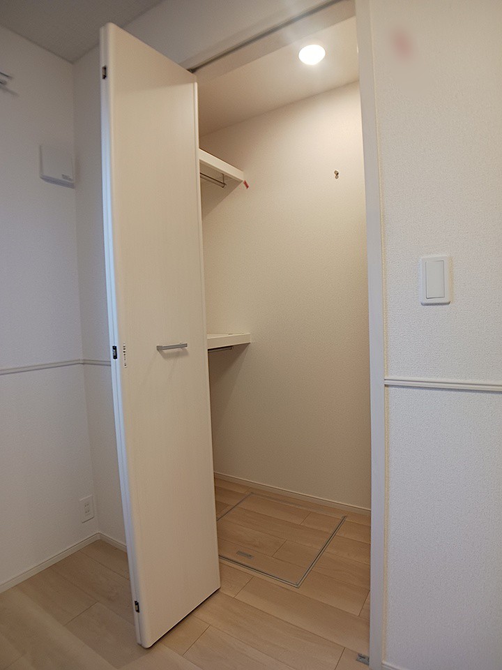 カレント レジデンス 下増田IIIの内装写真