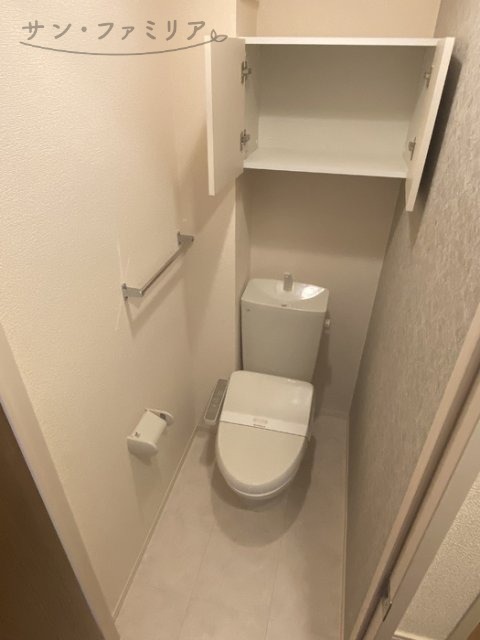 トイレ　同一物件別部屋写真