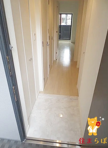 地下鉄御堂筋線 新大阪駅 徒歩3分 15階建 築12年の玄関写真