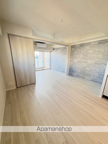 地下鉄中央線 堺筋本町駅 徒歩7分 15階建 築1年の居間写真