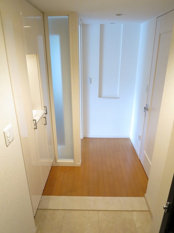 玄関　別号室参考内装写真