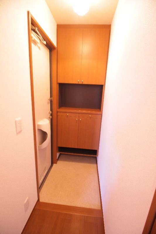 東武野田線 鎌ケ谷駅 徒歩8分 2階建 築19年の玄関写真