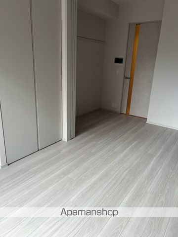 ラティエラ武蔵小山レジデンスの居間写真