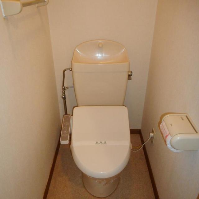 近江鉄道八日市線 太郎坊宮前駅 徒歩7分 2階建 築26年のトイレ写真
