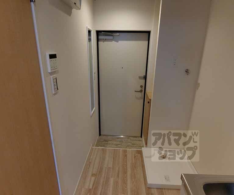 フラッティ葛野大路七条の玄関写真