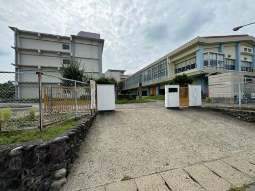 小学校　春日小学校（小学校）まで523m