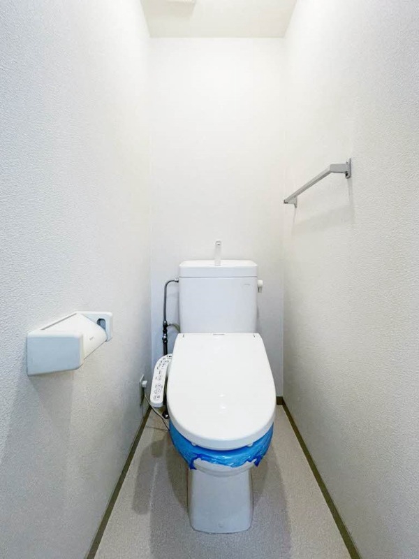 西鉄天神大牟田線 都府楼前駅 徒歩3分 2階建 築30年のトイレ写真
