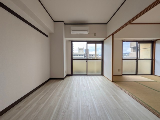 AXA舟入通りの内装写真