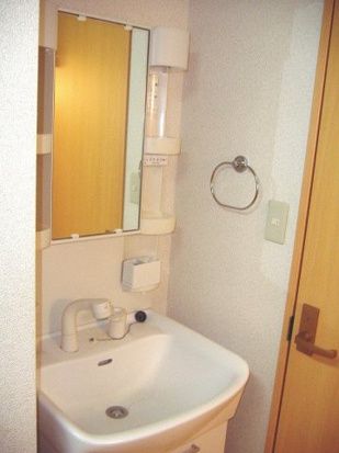 東急田園都市線 駒沢大学駅 徒歩1分 3階建 築20年の内装写真