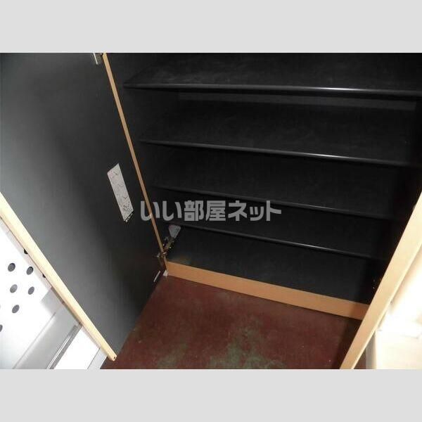 ＪＲ両毛線 新前橋駅 徒歩24分 3階建 築44年の内装写真