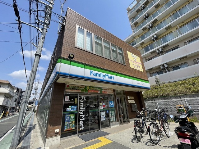 コンビニ　ファミリーマート　吹田垂水町一丁目（コンビニ）まで486m