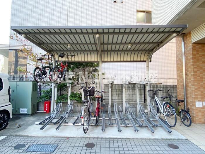 その他共有部分　屋根付き駐輪場