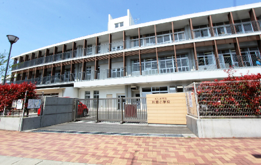 小学校　【北九州市立井堀小学校】（小学校）まで470m