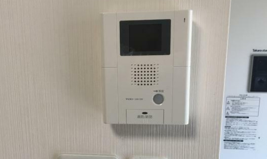 セキュリティ　モニター付きインターホンで急な来客も安心です。