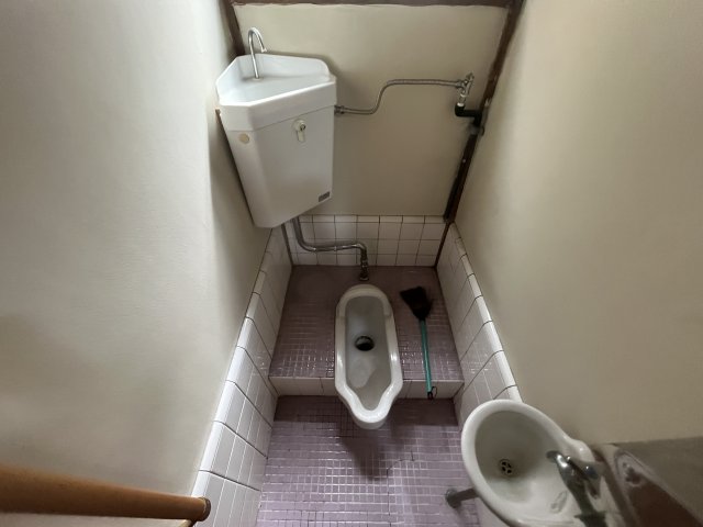 滝野川1丁目戸建のトイレ写真