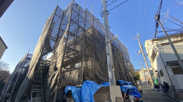建物外観　工事中の写真です