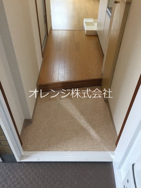 メゾン中央の玄関写真