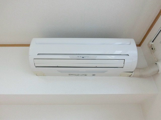 その他設備　DKにはエアコンが設置されています。