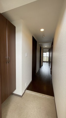 玄関　参考写真です。現況優先。