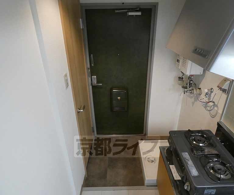 鞍馬口フラットの玄関写真