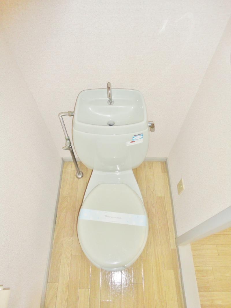 ＪＲ山陽本線 西条駅 徒歩15分 2階建 築34年のトイレ写真