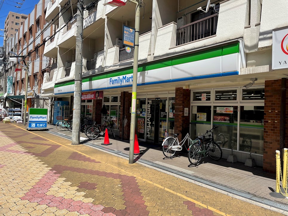 コンビニ　ファミリーマート 住吉苅田五丁目店（コンビニ）まで208m