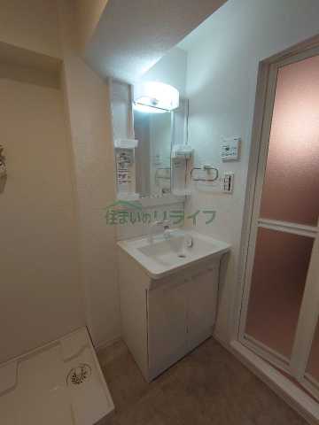 洗面設備　別部屋の参考写真で御座います。