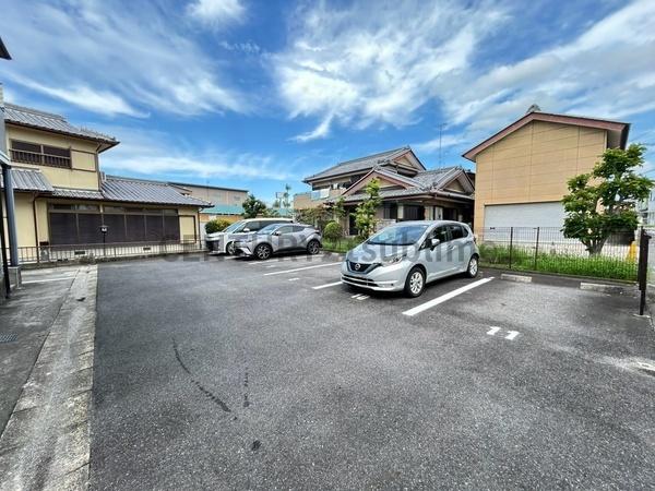 駐車場　同物件別室
