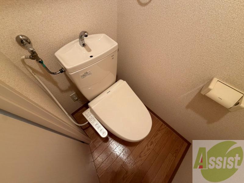 トイレ　トイレです。ウォシュレット付を探している方、おすすめです。