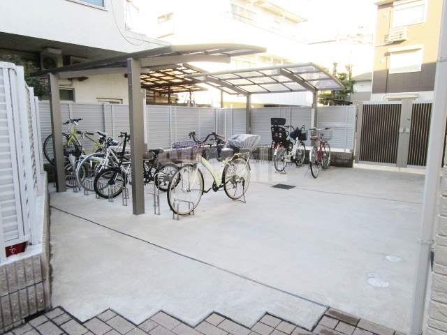 その他共有部分　駐輪場です☆
