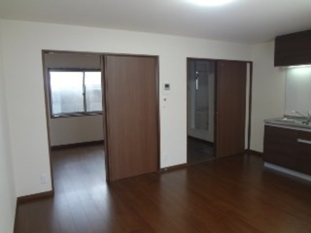 居室・リビング　室内