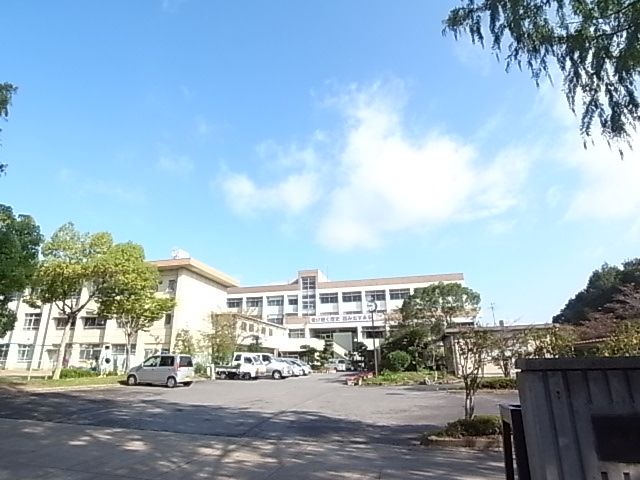中学校　奈良市立二名中学校（中学校）まで1399m