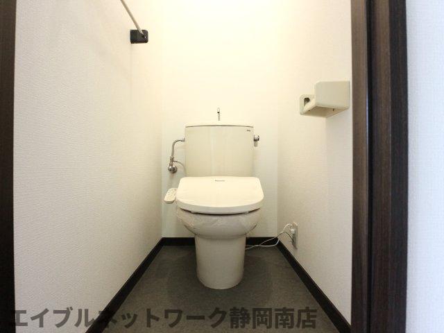 トイレ　清潔感のあるトイレです