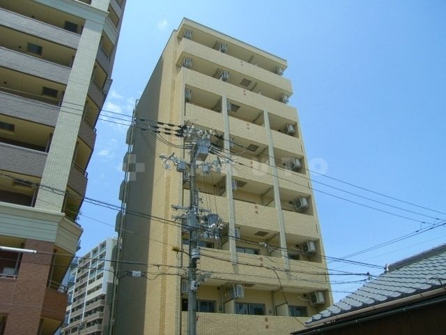 大阪市北区長柄西のマンションの建物外観