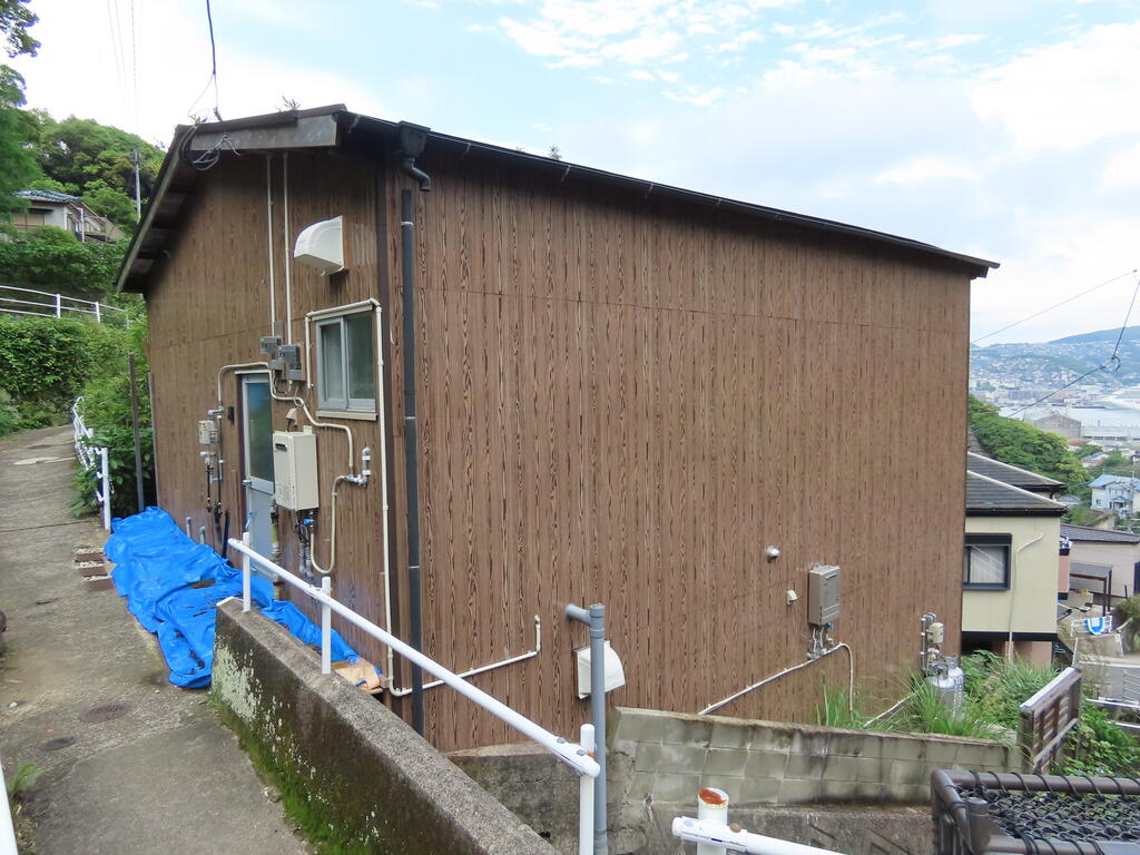 水の浦町アパートの建物外観