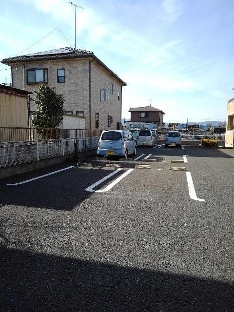 【深谷市永田のアパートの駐車場】