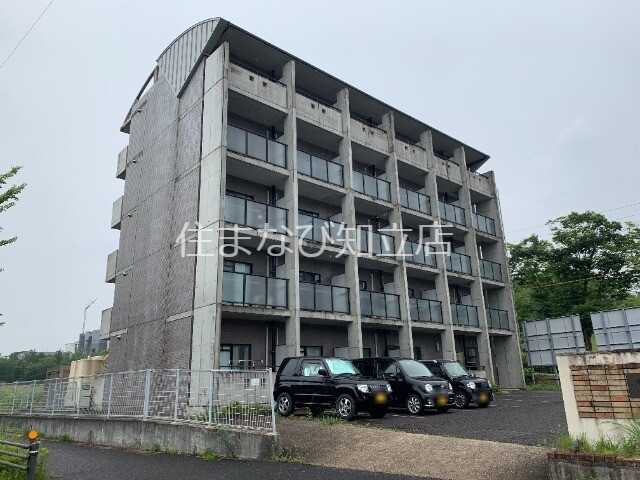 豊田市八草町のマンションの建物外観