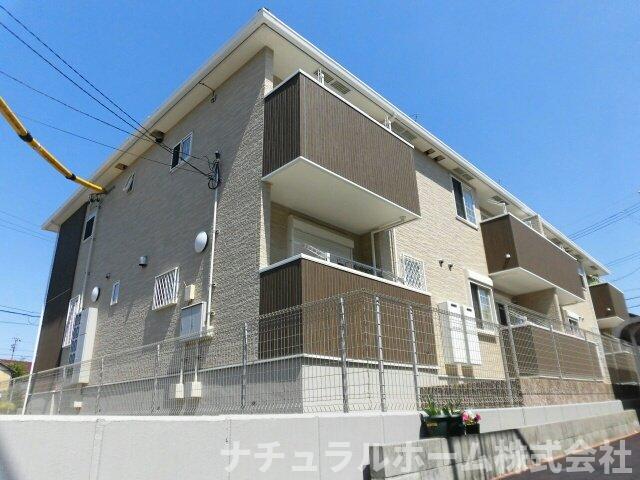 田原市姫見台のアパートの建物外観