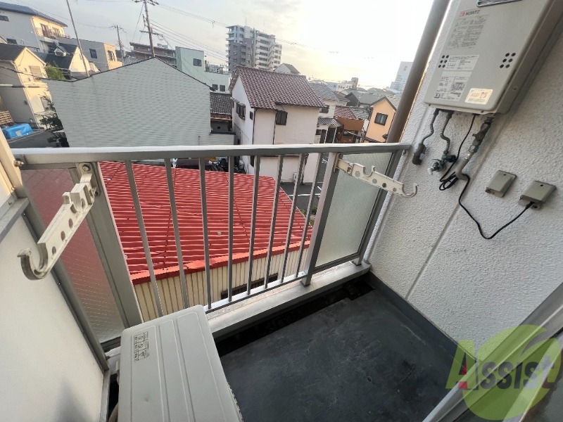 【尼崎市杭瀬本町のマンションのバルコニー】