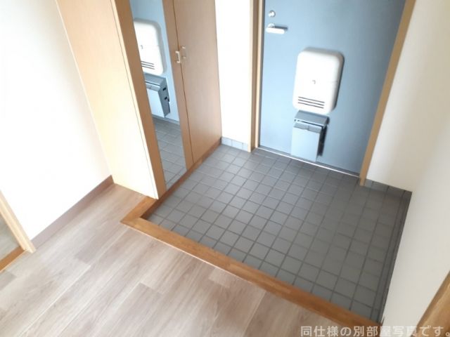 【日立市会瀬町のマンションの玄関】