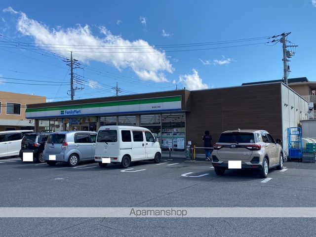 コンビニ　ファミリーマート東金南上宿店（コンビニ）まで327m