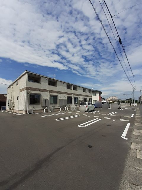 【東松島市大曲のアパートの駐車場】