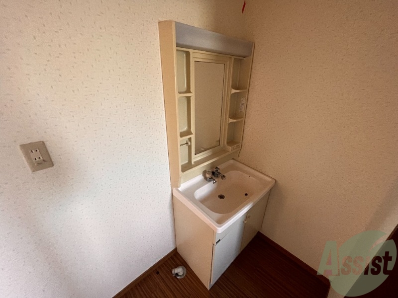 洗面設備　人気の独立洗面化粧台付き。嬉しいですね。