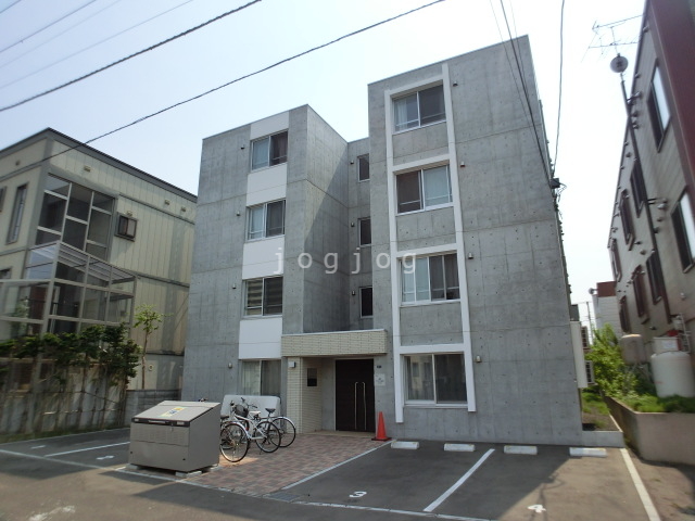 札幌市豊平区美園一条のマンションの建物外観