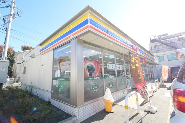 【横浜市青葉区荏田西のアパートのコンビニ】