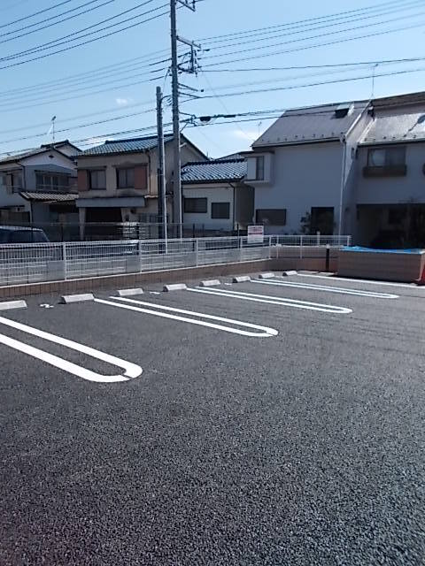 【カーサ　デル　フィオーレの駐車場】