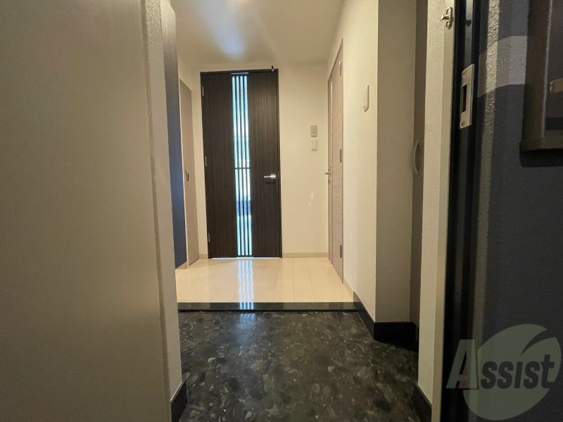 玄関　玄関の様子です。明るい印象ですね。気分もあがりそう。